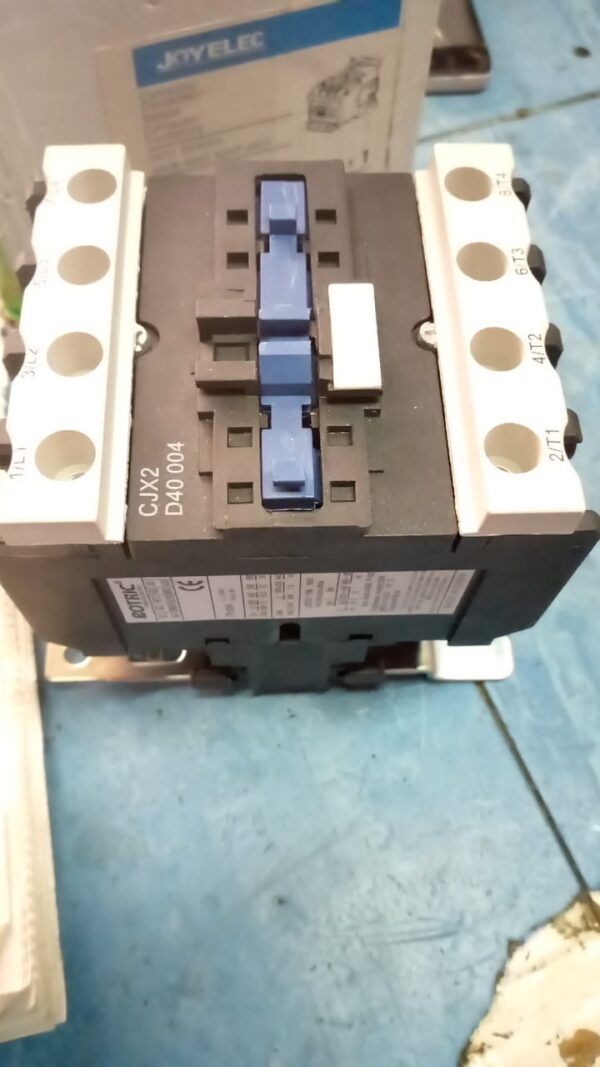 4-pole contactors CTX³ - with auxiliary contact - 250/150 A - 100-240 V~